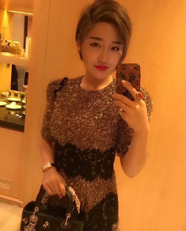 张玉娇:被赵本山评价,曾是一个助演,为何如今住豪宅戴翡翠?