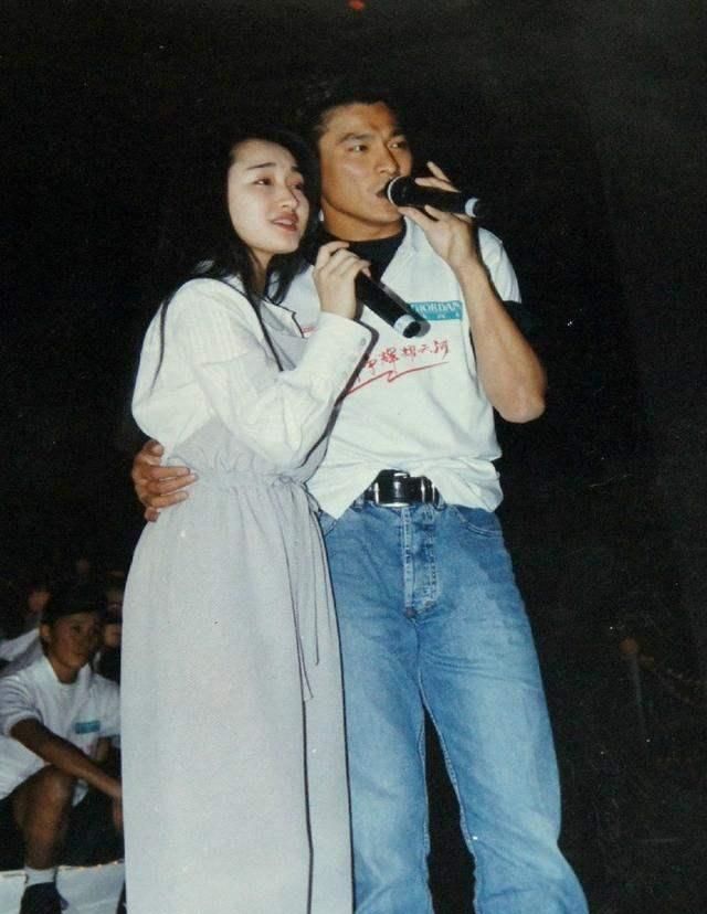 杨钰莹25年前的私服,告诉我们:"时尚下次轮回,你也追不上"