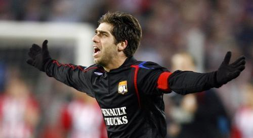 小儒尼尼奥身材矮小,把任意球当点球踢,打进了超过80个任意球