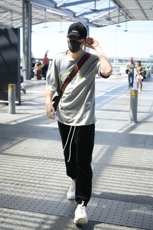 男士跟着邓伦学穿搭,普通衣服也能穿出明星范