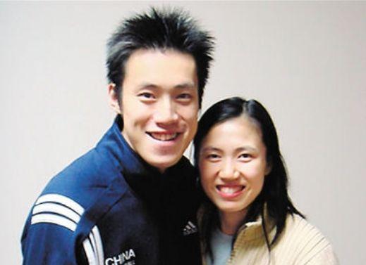 排球名将周苏红精心照顾前夫五年离婚后嫁给富商生活幸福美满