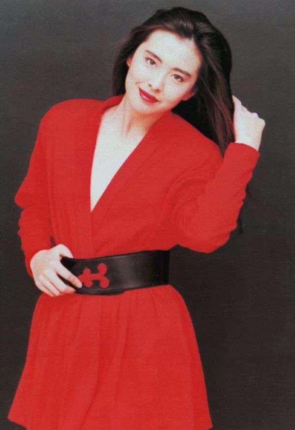 还不信王祖贤影响韩国审美?看她年轻旧照,完全就是"整容模板"