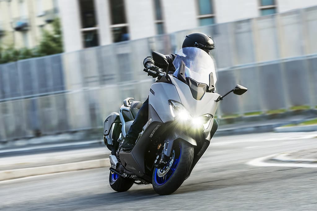 大踏板界多年的领军者 雅马哈tmax 560试驾测评