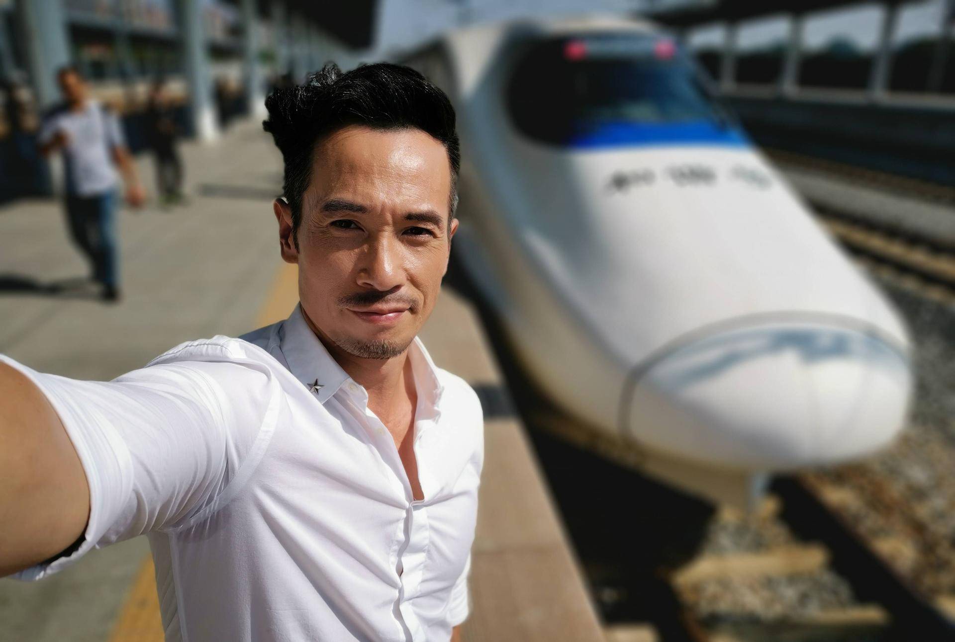 陈豪被曝因专属合约不工作也能月入10万成当下tvb薪水最高艺人