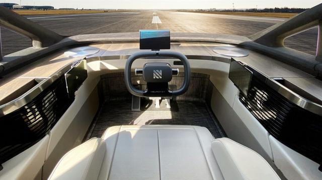 全球首例会变形的皮卡，3座椅布局+对开门，中控台像办公桌！