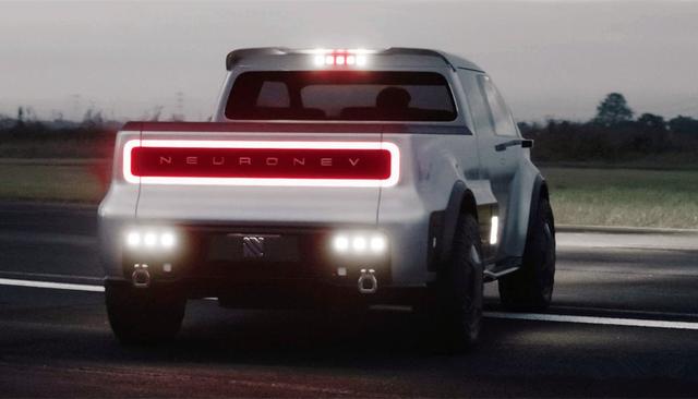 全球首例会变形的皮卡，3座椅布局+对开门，中控台像办公桌！