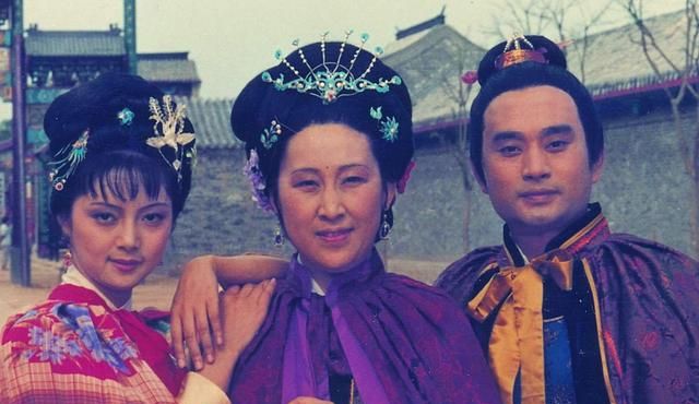 贾母|宝钗|王熙凤_新浪新闻