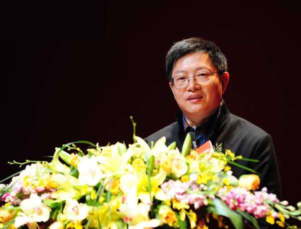 有经商梦的大学科研老师1987年张荣明从北京科技大学毕业后被分配到