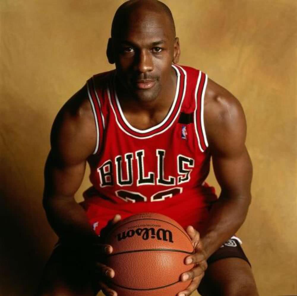 在最近一段时间内,由于迈克尔-乔丹的纪录片《最后一舞》的播出,媒体