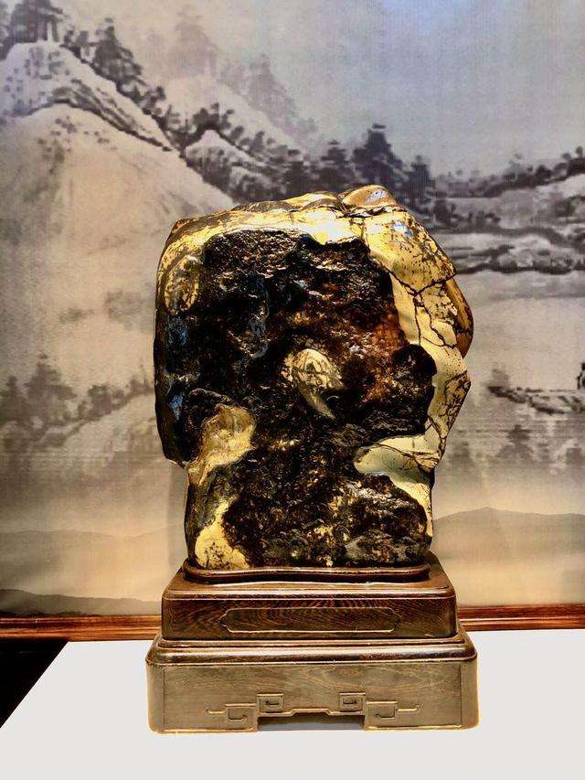 做个名副其"石"的人——访奇石收藏家齐西零