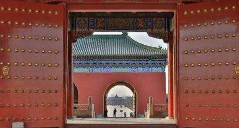 古代的大门上为什么有密密麻麻的圆钉?有什么用?|门钉|圆钉|金黄色|木钉|亲王_新浪新闻