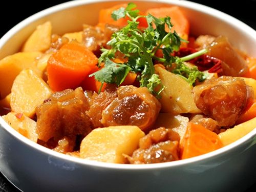 土豆炖牛筋的做法