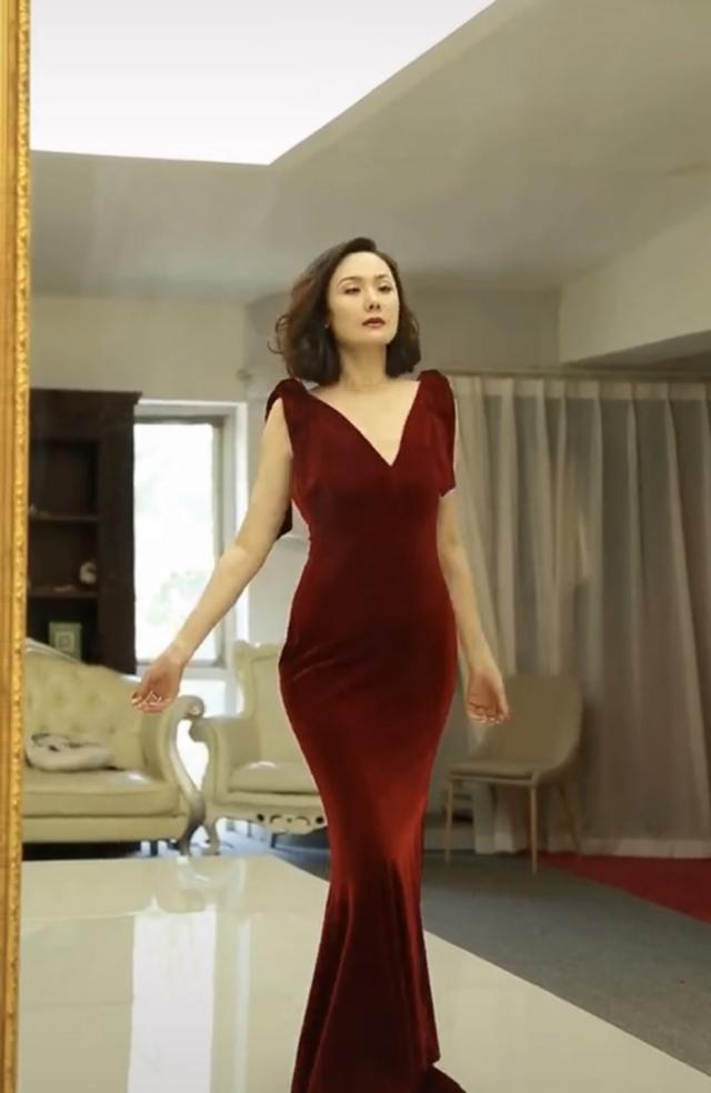 郭晓东妻子藏的这么深,曲线比例让人着迷,不复出真是太可惜了|程莉莎