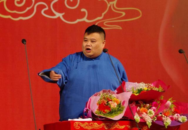 孙越老师,弄点下酒菜,除了牛肉就是酱骨头,看来大褂又要改尺寸