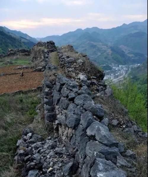 200多处如城墙般的山寨,难道以前是土匪窝?