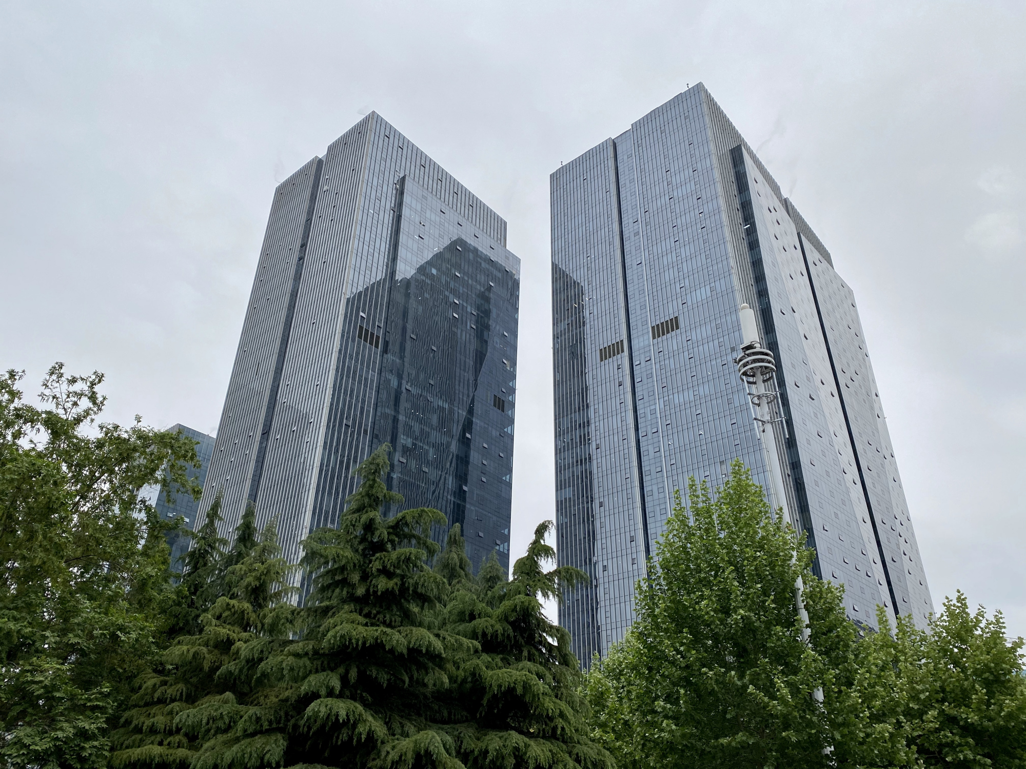 1,建设高端网站应具备郑东新区高端网站建设的条件