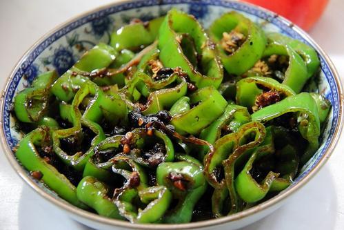 炒青椒,直接下锅炒味道就不带劲了,多加这1步,堪称米饭杀手|青椒|辣椒