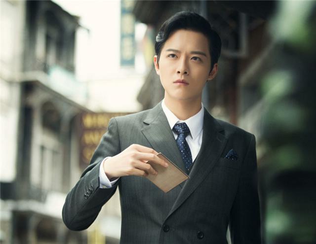 《秋蝉》中唐风被称为冷面杀手,香港古惑仔,其实他也是卧底