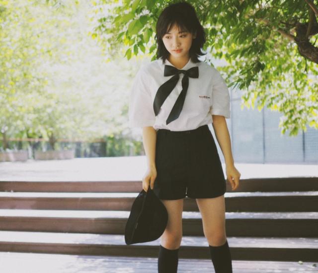 矮个子女生的穿搭指南,沈月也太会穿了,轻松秀出大长腿