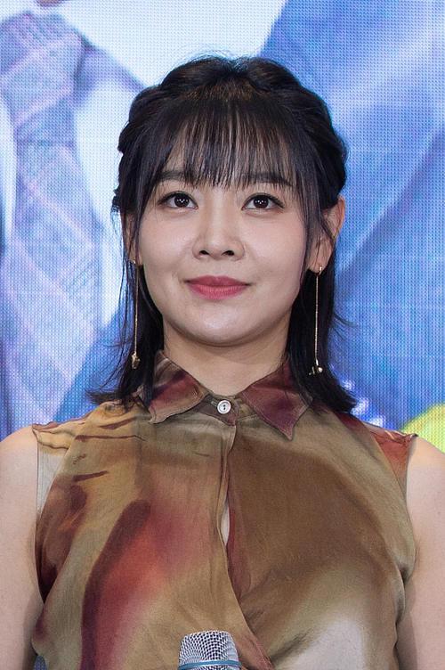 张嘉译与她合作了4次,这次终于带火了,谁知转眼又"沉默"了|王维维