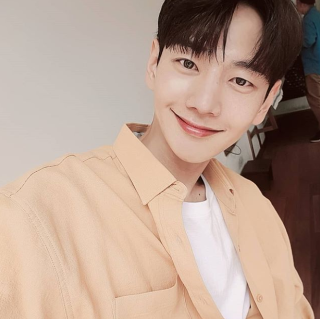 转行影视剧后第一部作品就成绩不俗,朴智勋的演员生涯也正式拉开了