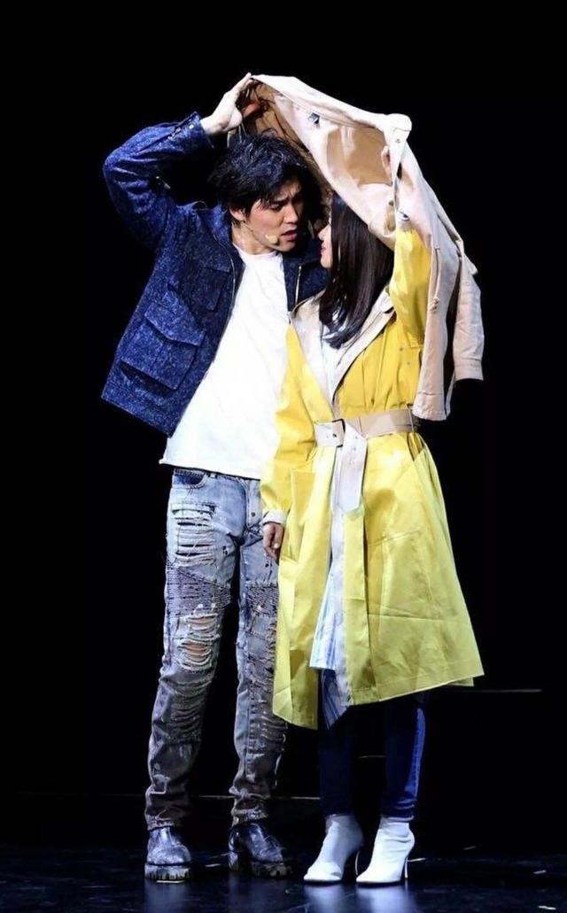 阿云嘎直播助力扶贫撞脸周渝民网友这就是一张电影脸