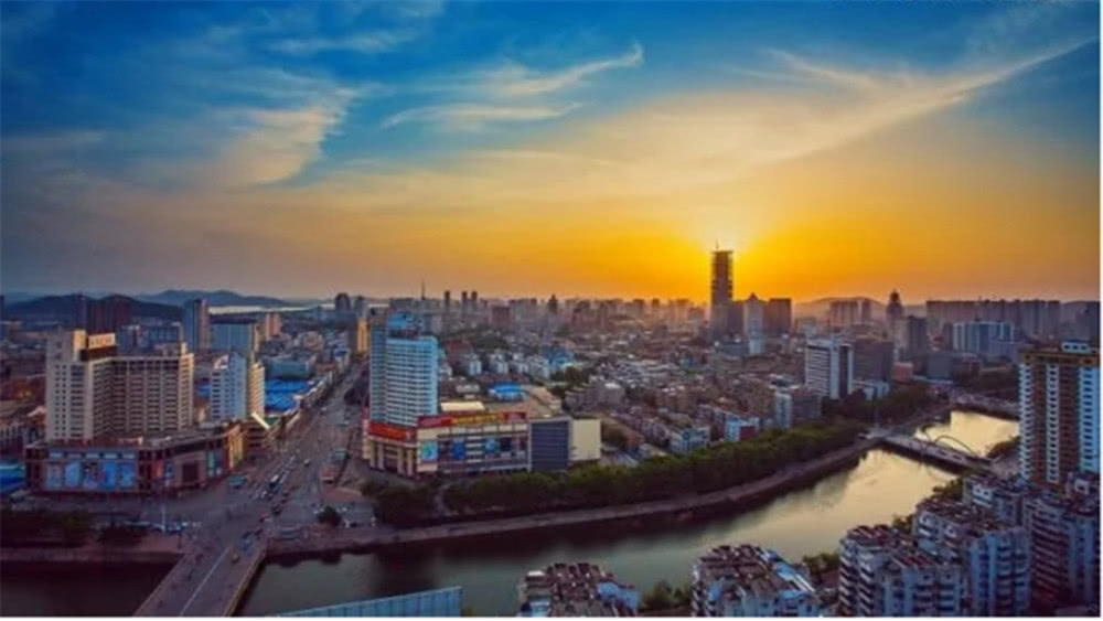 苏北地区经济最强盛的城市,被誉为龙头老大,未来有望晋升新一线