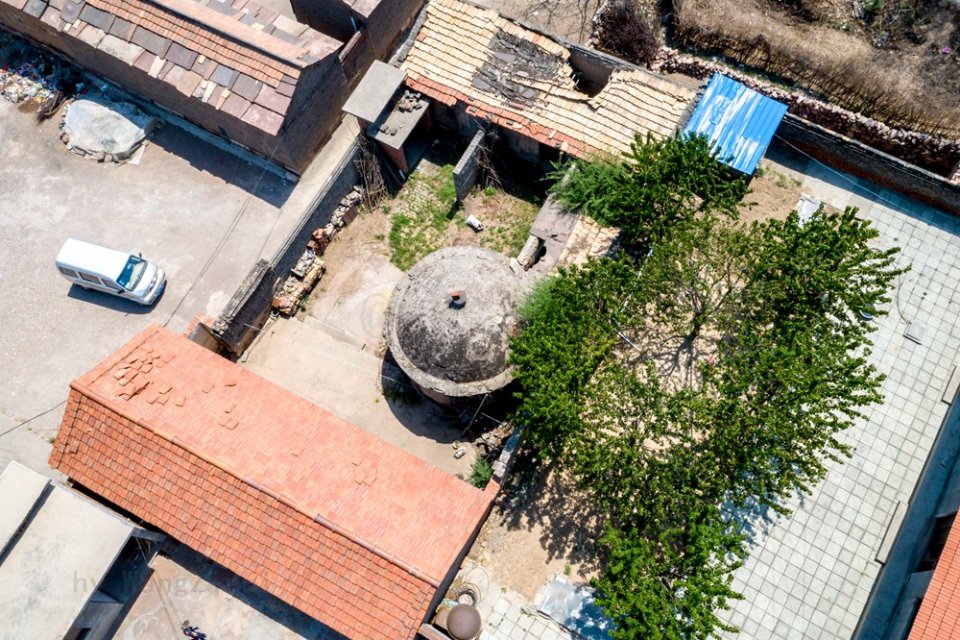 航拍"乡村798":无人机发现农家有一圆形建筑,形状奇特又神秘