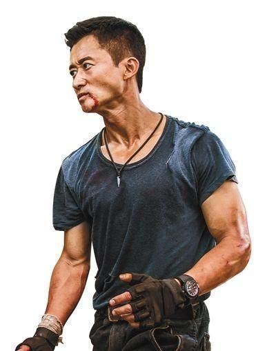 吴京罕见家庭照片曝光,硬汉46岁便已经头发花白?让人心疼!