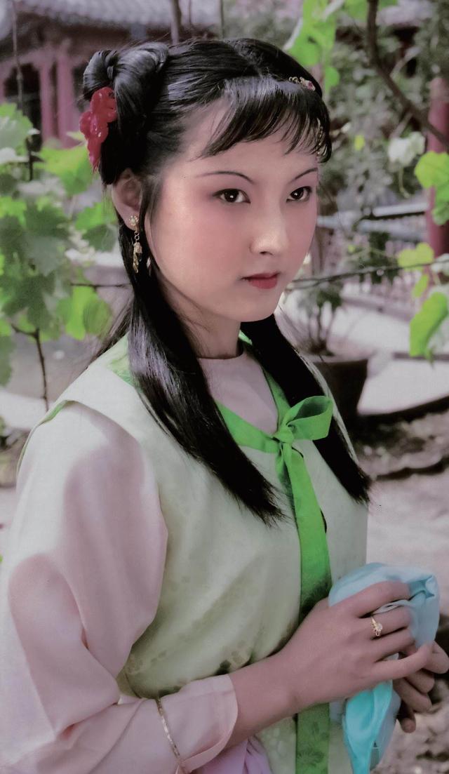 贾蔷爱上龄官这样美好的女子如何不会变得美好起来