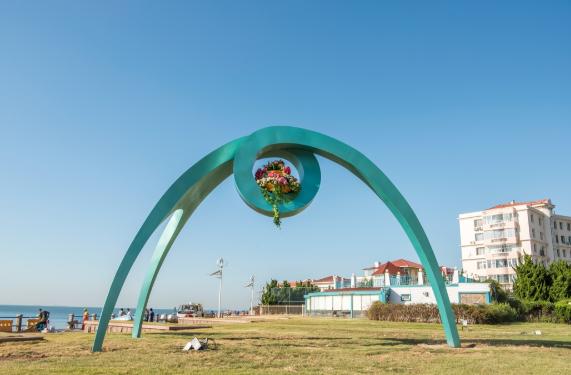 青岛最漂亮的海湾，被称为养老胜地，很多游客专程来旅游