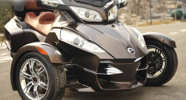 广东现倒三轮庞巴迪,车价30万