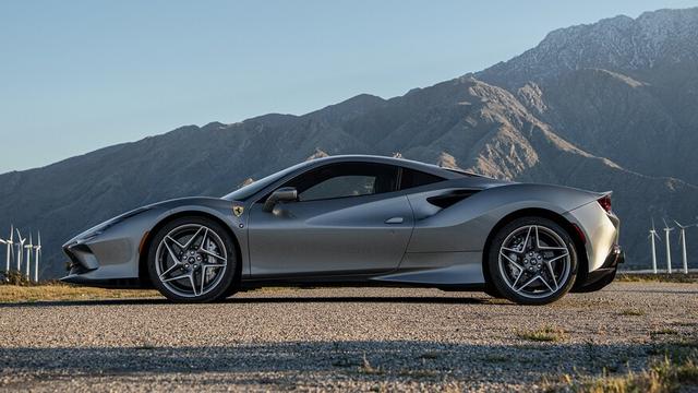 法拉利f8 tributo试驾报告:路人给200美元都不敢让他摸的跑车