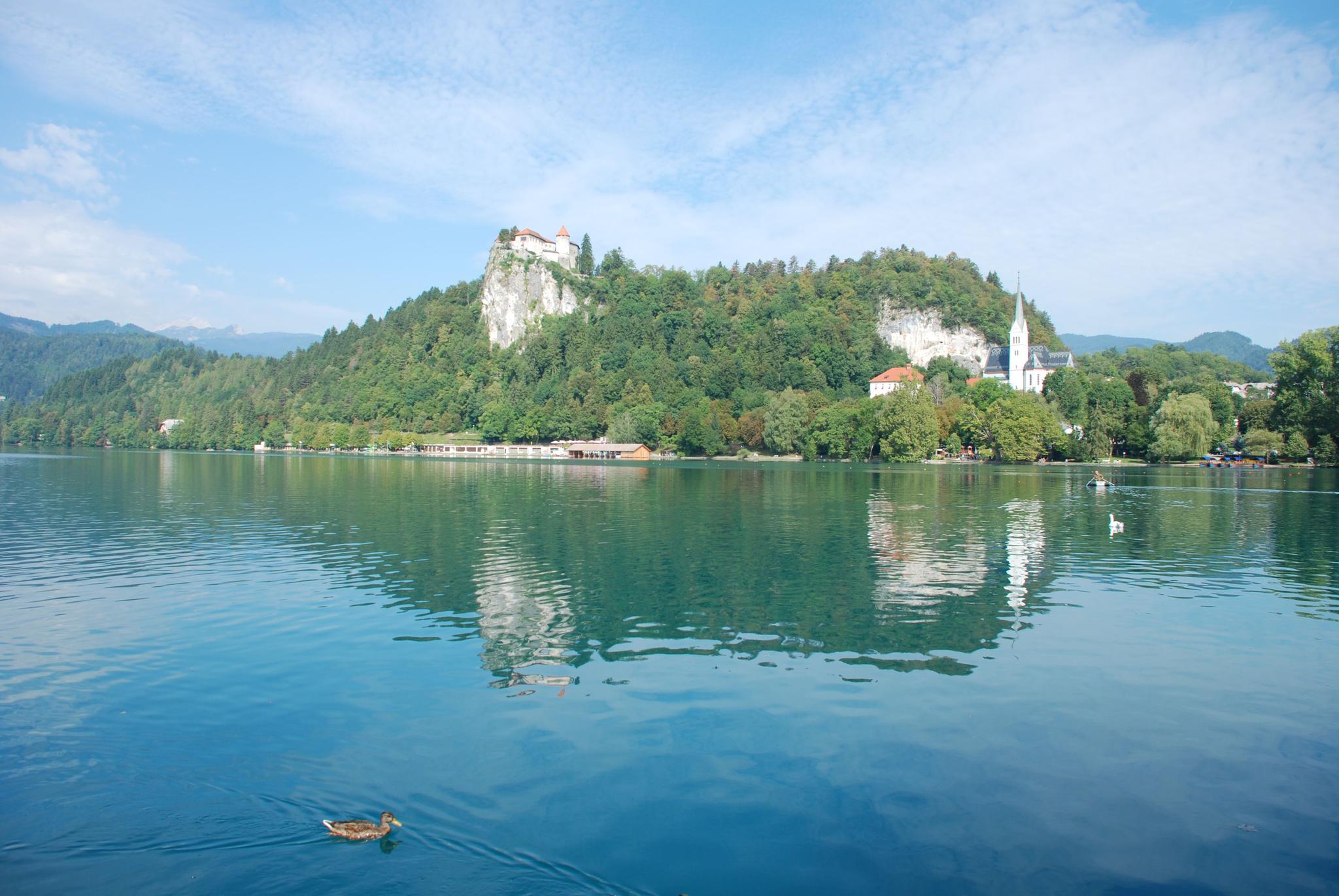 世界最美冰湖之一风景优美湖水清澈被誉为山上的眼睛