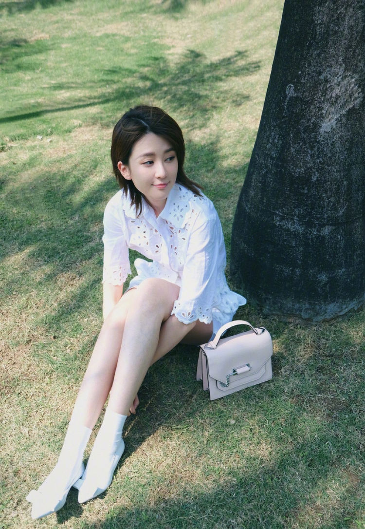 乔欣170的身高没白长,穿包臀裙配8厘米细高跟,长腿太迷人了