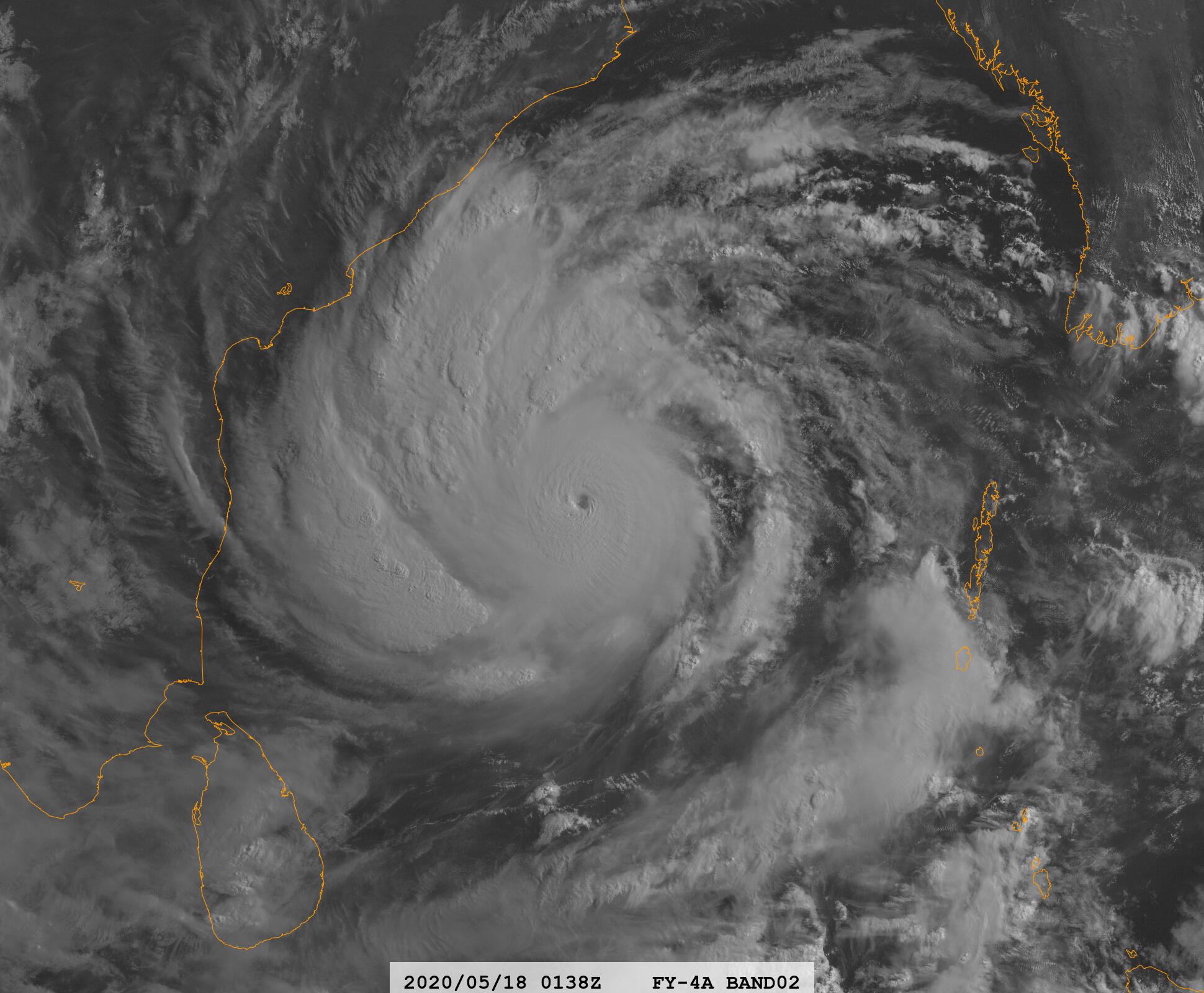 印度超强台风安攀直指恒河口,分析:将影响珠穆朗玛峰
