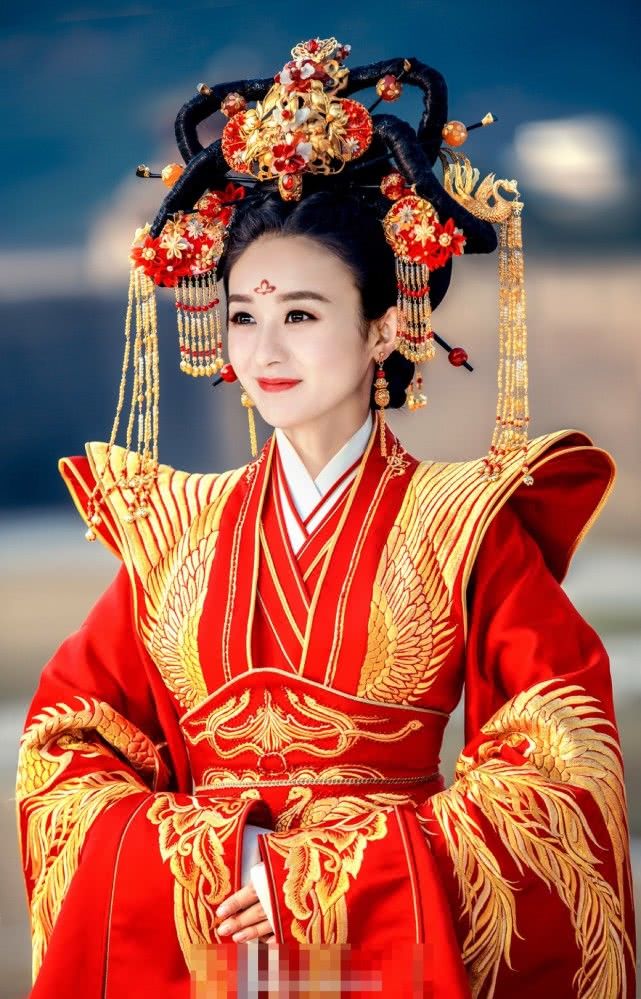 彭小苒并不是最适合《东宫》女主,当赵丽颖换上服饰,她才是绝美