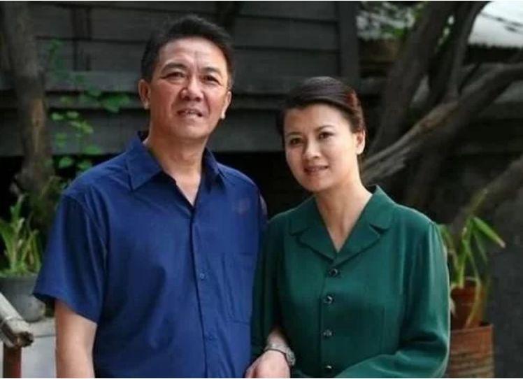 初恋是陈道明,嫁给李幼斌做二婚妻子,一生辗转五个男人个个不凡