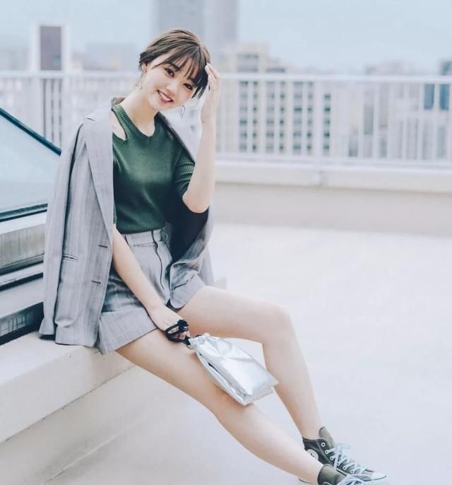 潮人大爱的高帮帆布鞋,穿出大长腿攻略就在这一篇!