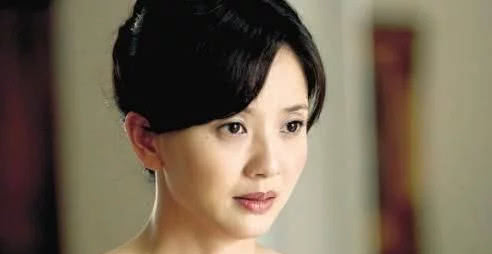 她是国家一级演员,当红时老公不幸去世守寡10年被二婚老公宠上天