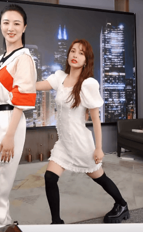 车站练舞浴室唱歌在向往4干农活间隙扣动作吴昕太拼了