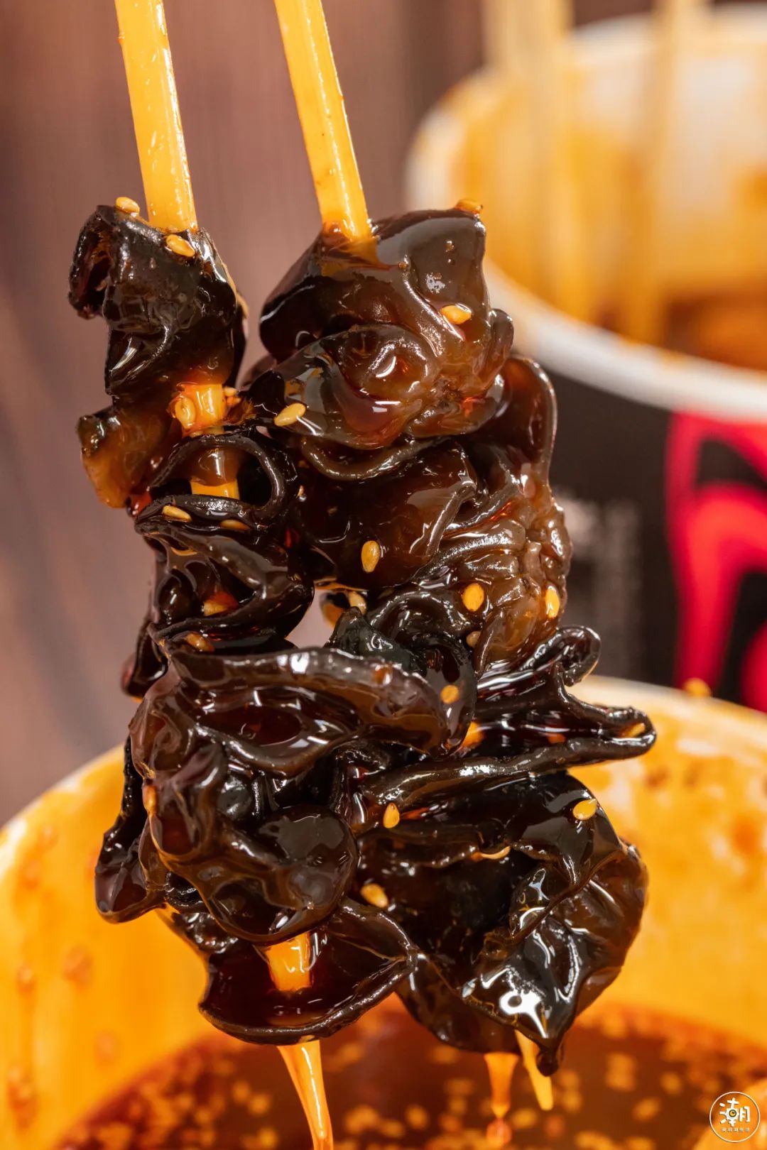 黑木耳和吸饱了汤汁的油豆腐肉质紧实,入味,有嚼劲牛肚,黄喉,鸡肫