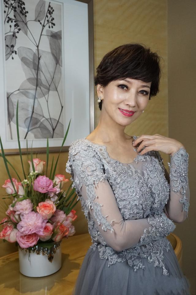 赵雅芝一件礼服穿出30岁的味道,这还是62岁的样子么?
