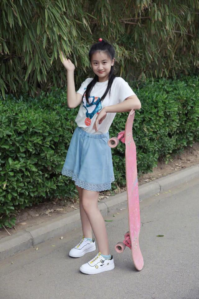 叶一茜晒女儿近照,12岁森碟颜值胜过妈妈,气质堪比爸爸田亮