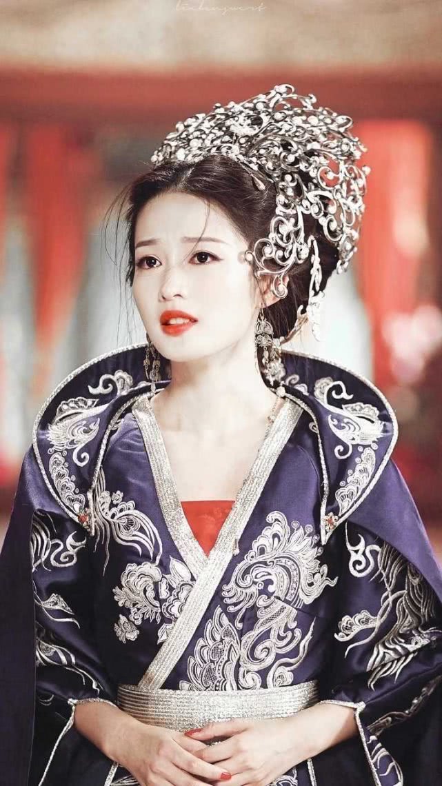 李沁白衣古装美得超凡脱俗,她要来出演小龙女完全不输当年刘亦菲