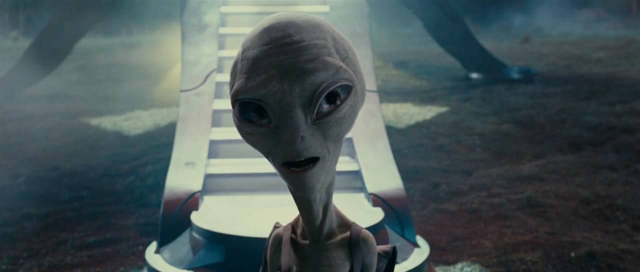 地球老奶奶收养的"外星生物"究竟来自哪里?或是人类悲剧产物