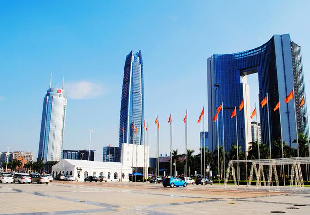 东莞第一高楼,423米,刷新东莞城建的高度,在广东能排第几?