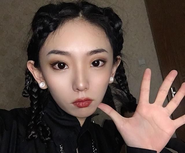 我们的乐队选手人设崩塌?隐婚老婆曝其出轨