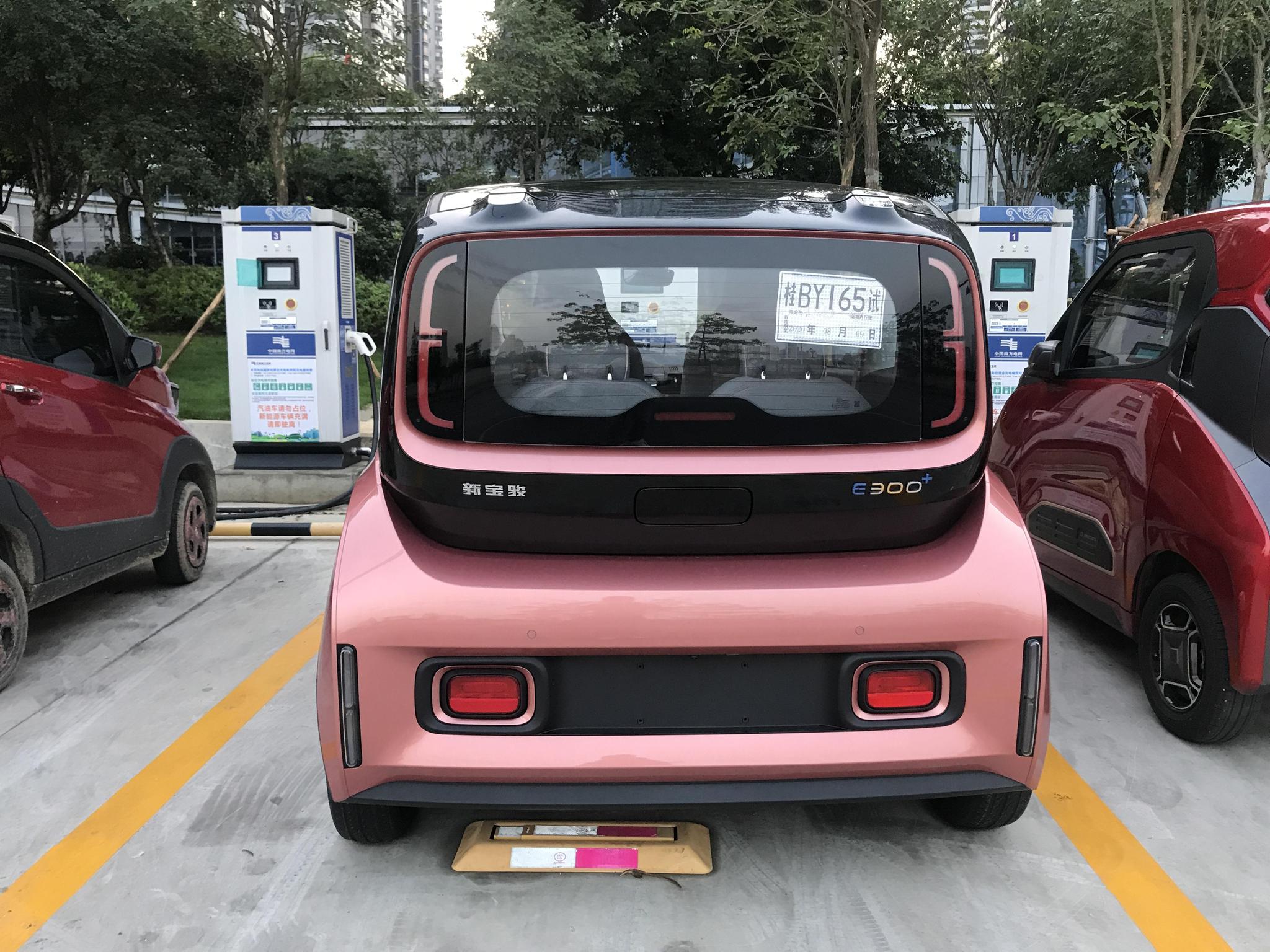 新宝骏e300路试谍照曝光