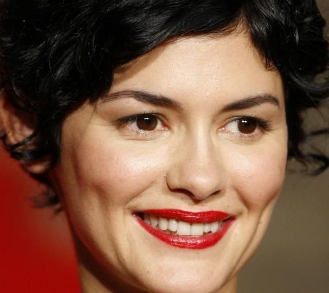 西方10名著名女性上最迷人的酒窝